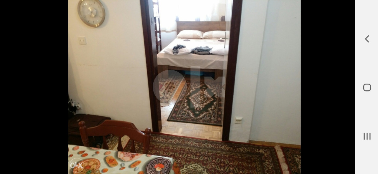 Izdajem dvosoban stan u Neumu 8