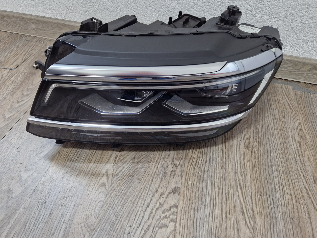 LIJEVI FAR FULL LED VW TIGUAN -5NB941081A