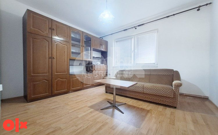 Kuća sa garažom i dvorištem, Nahorevo, Centar 3
