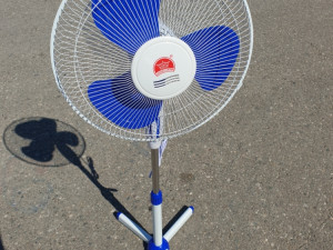 VENTILATOR ZA RASHLADJIVANJE KUCNI SA POSTOLJEM