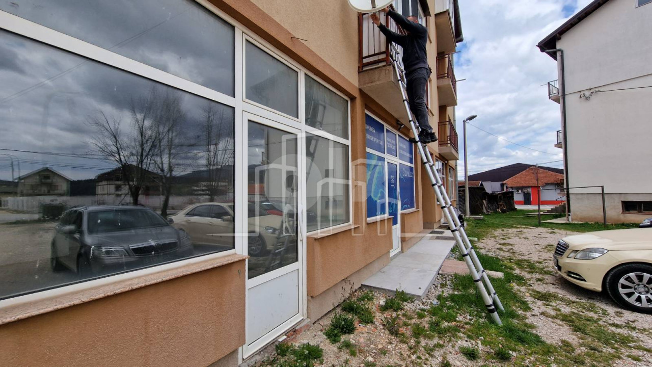 Poslovni prostor 30m2 prodaja Pale