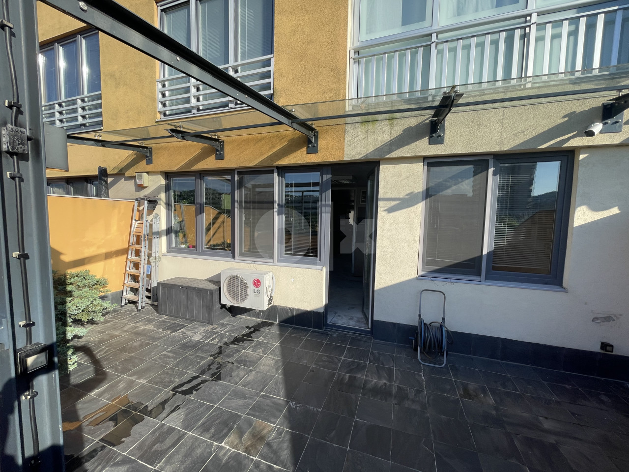 Namješten Poslovni prostor Sarajevo - Novi Grad 128m2 22