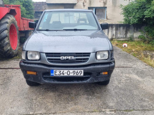 Pick up  4x4 opel  campo 2000god