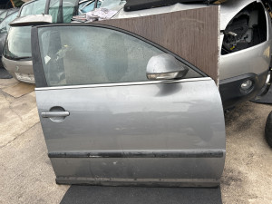 Vrata prednja desna Volkswagen Passat 5