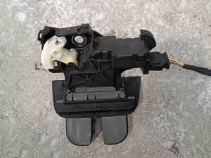 Brava gepeka audi a3 a4 8P4827505c