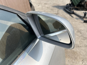 Retrovizor desni Audi A4 B7 (fotografija 2)
