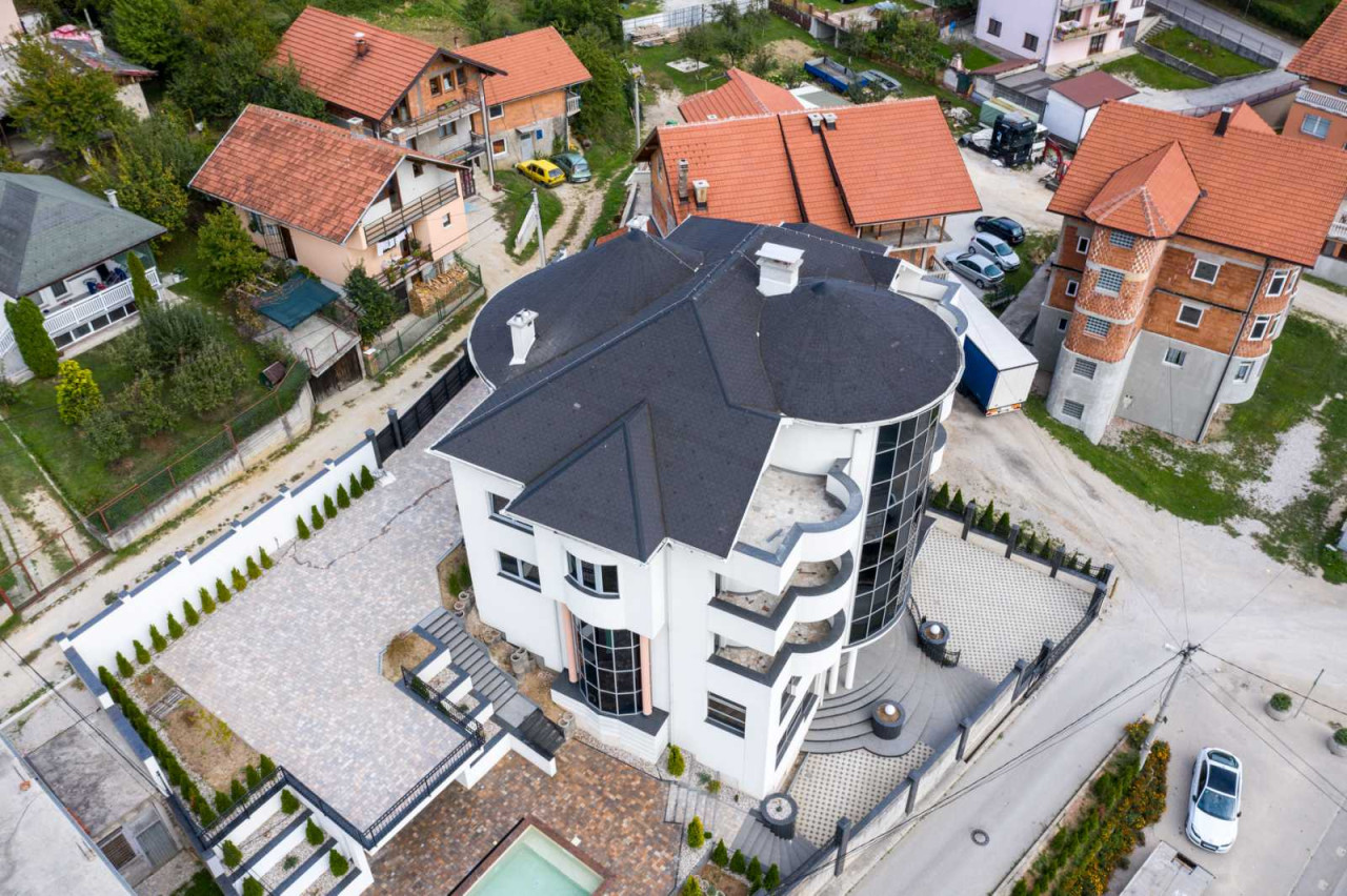 NN Nekretnine: Luksuzna kuća sa bazenom - Rajlovac – další