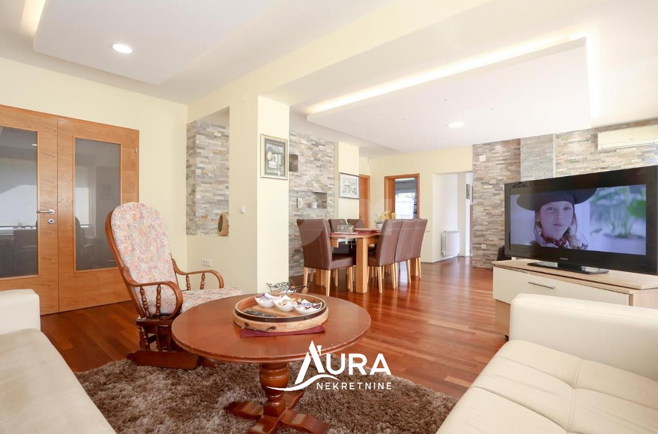 AURA/ Kuća 130m2 i Zemljište 3000m2 / Donja Vogošća 11