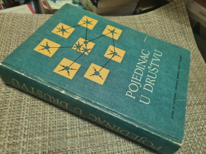 Pojedinac u društvu / D. Kreč, R. Kračfild, I. Balaki