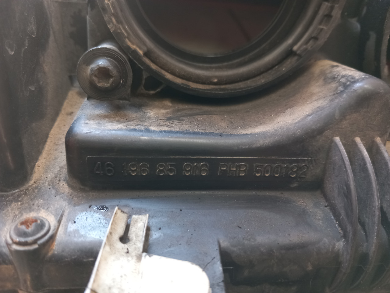 kuciste filtera zraka range rover sport 3,0 4619685916