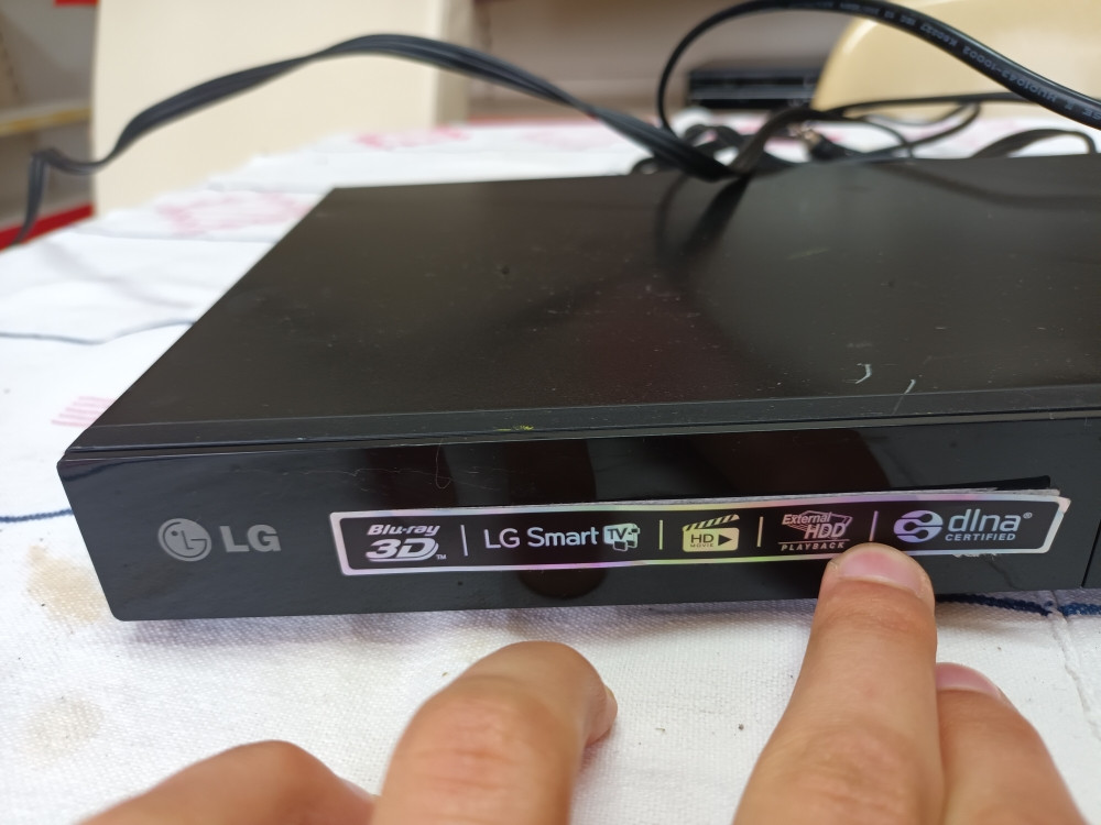 LG bluray BP420 DVD/Bluray player OLX.ba