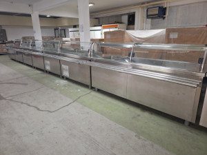 Topla i hladna linijska vitrina