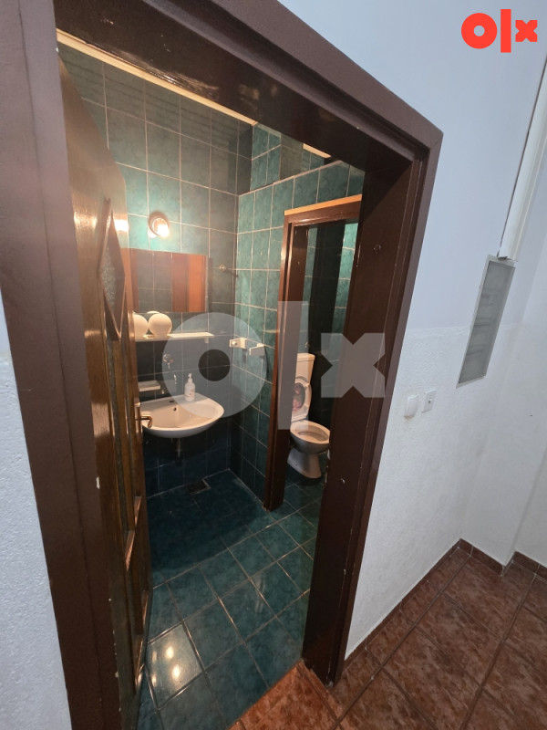 Prodajem poslovni prostor Tuzla - zgrada Pasaž 8