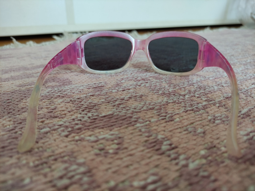 Roze sunčane naočale sa cvjetićima uzrast 5-6 godina