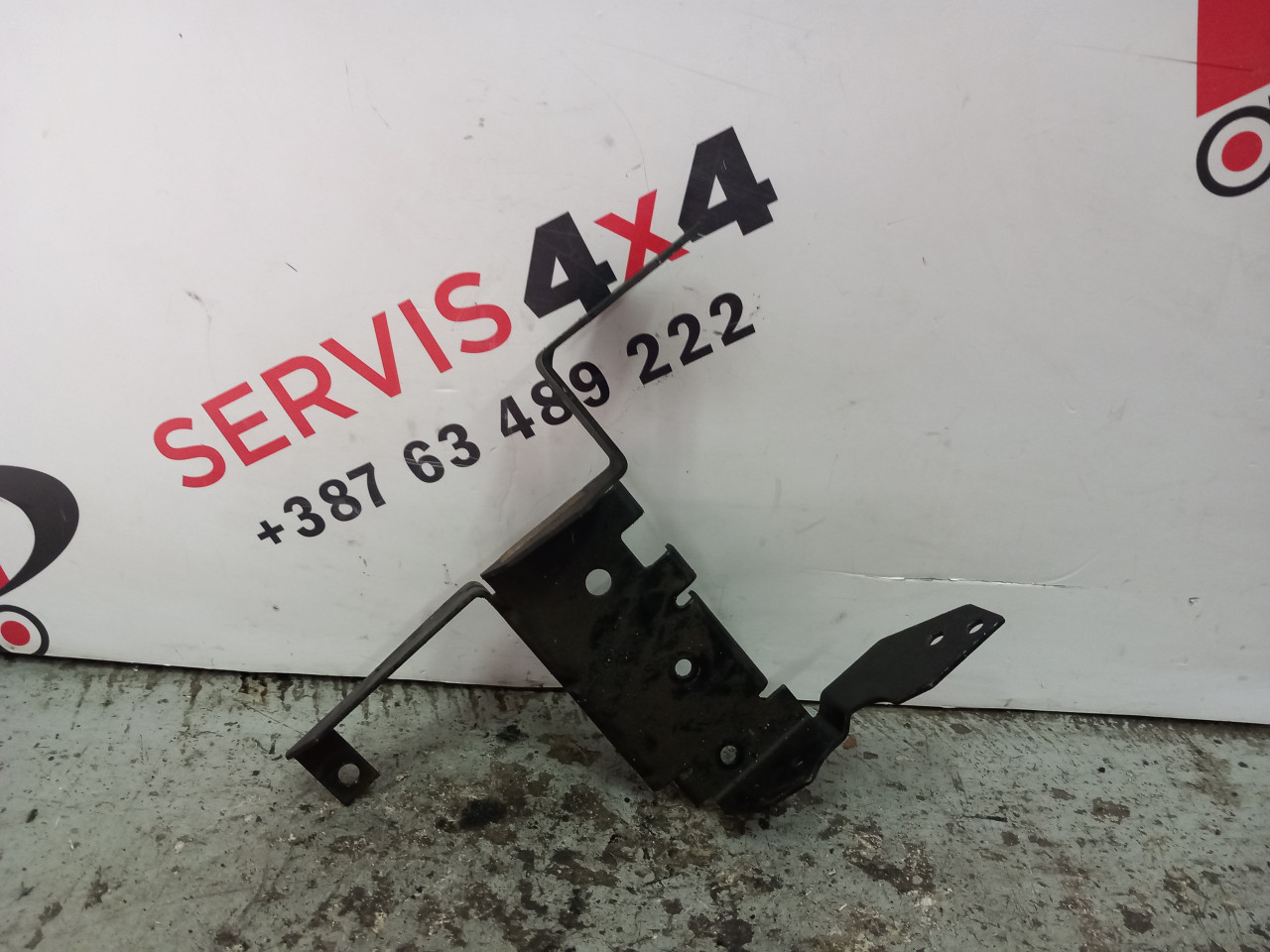 nosac hladnjaka range rover sport L320 AH227D388AA