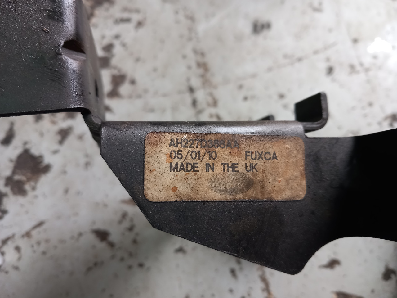 nosac hladnjaka range rover sport L320 AH227D388AA
