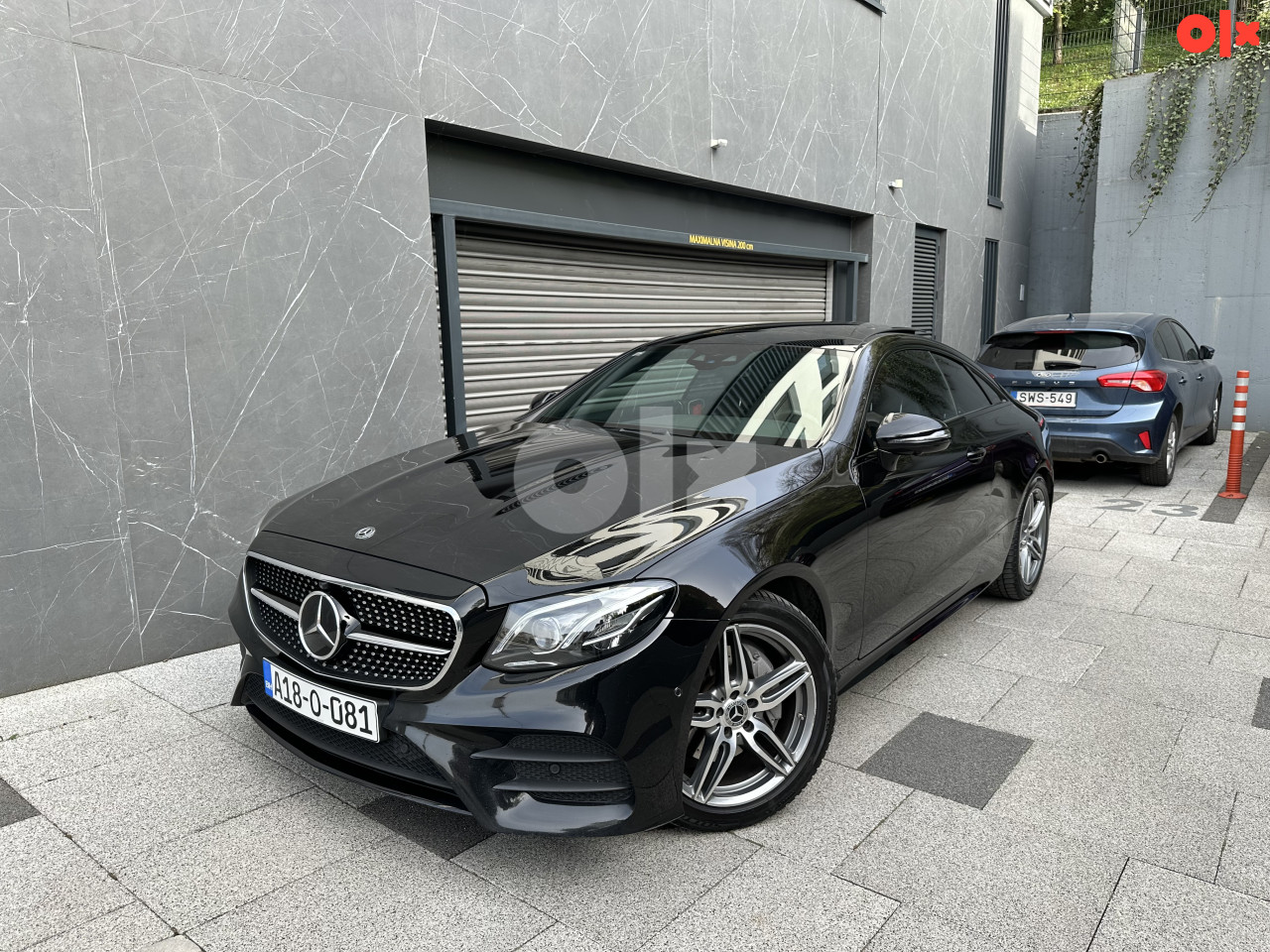 Mercedes-Benz E 220 4 Matic AMG Coupe E220