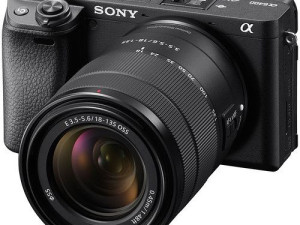 SONY Alpha a6400 KIT 18-135
