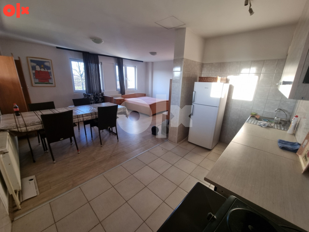 Poslovni prostor srbac hala magacin stan 750m2 17