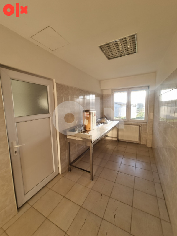 Poslovni prostor srbac hala magacin stan 750m2 15