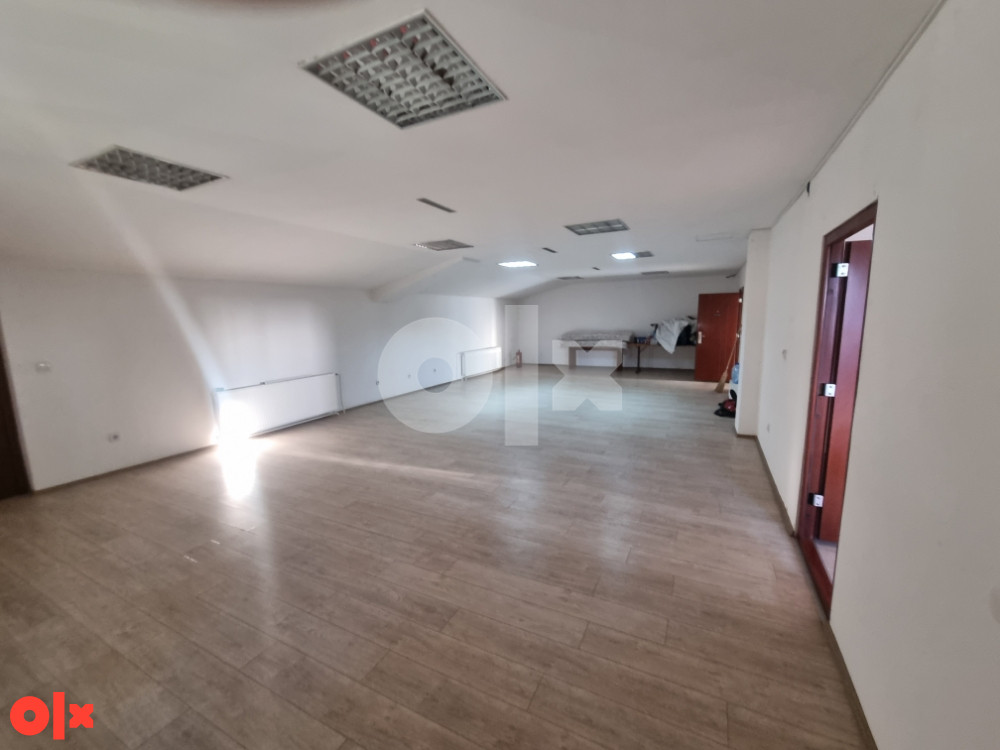 Poslovni prostor srbac hala magacin stan 750m2 16