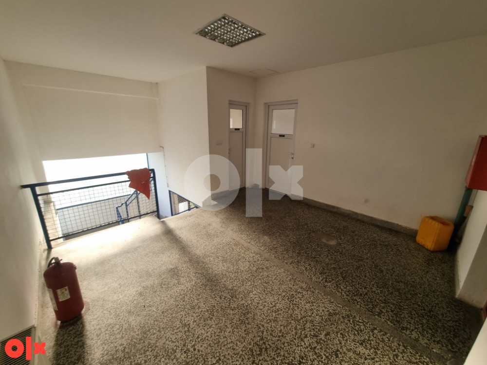 Poslovni prostor srbac hala magacin stan 750m2 13