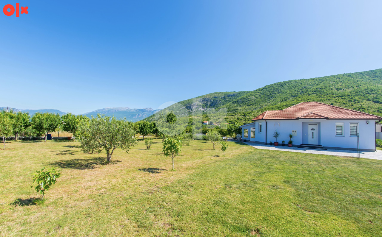 Bazen na dan/ Kuća sa bazenom Mostar 23