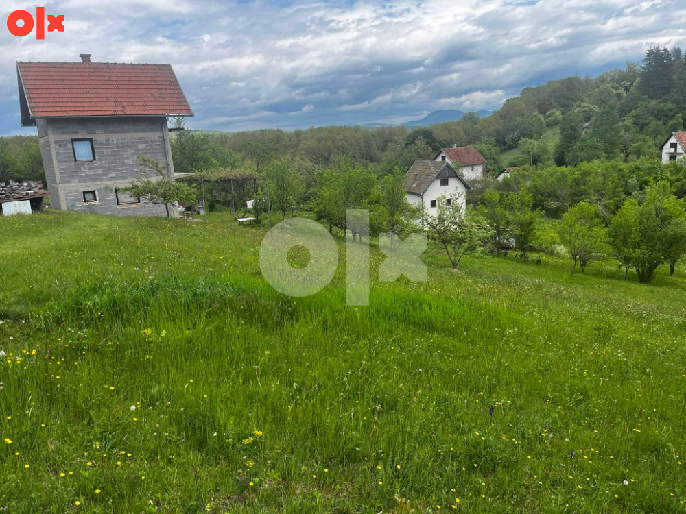 Kuća Rogatica, selo Jarovici u Socicama (95m2) i 13 duluma 14