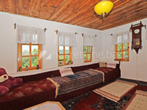 m2: Vogošća,  Semizovac. Kuća na parceli 16075m2 photo 4