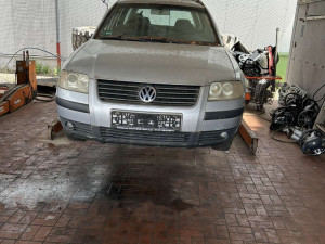 VW Passat 2003-dijelovi limarije i mehanike