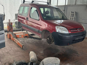 Citroen Berlingo 2005-dijelovi limarije i mehanike
