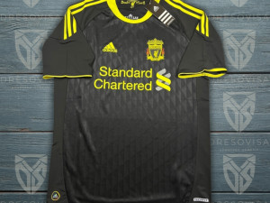 LIVERPOOL retro dres sezona 2010/11