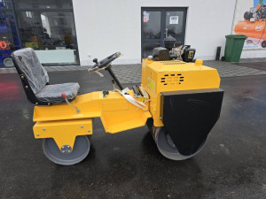 VALJAK GRAĐEVINSKI DIZEL SA SJEDALOM 720 KG