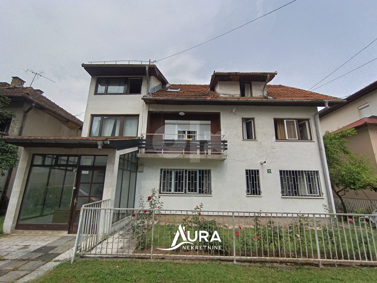 AURA/ Top kuća /3 x Stan / Pejton, Ilidža 3