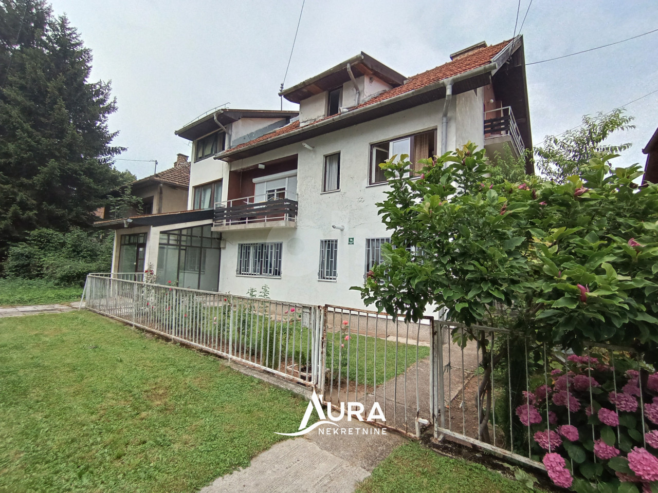 AURA/ Top kuća /3 x Stan / Pejton, Ilidža 9