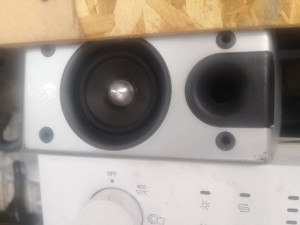 Trebaju mi sateliti od z-2300 logitech