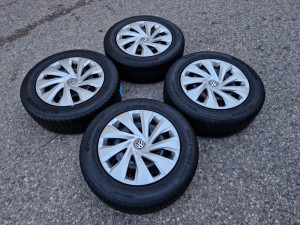 Celicne felge 15 5x100 VW Polo 2G sa ratkapama i zimski