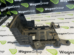 Nosac akumulatora Volkswagen Golf 5 (fotografija 2)