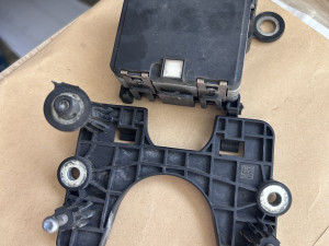 radar senzor sa nosacem golf 7 passat 8 3Q0 907 561 D
