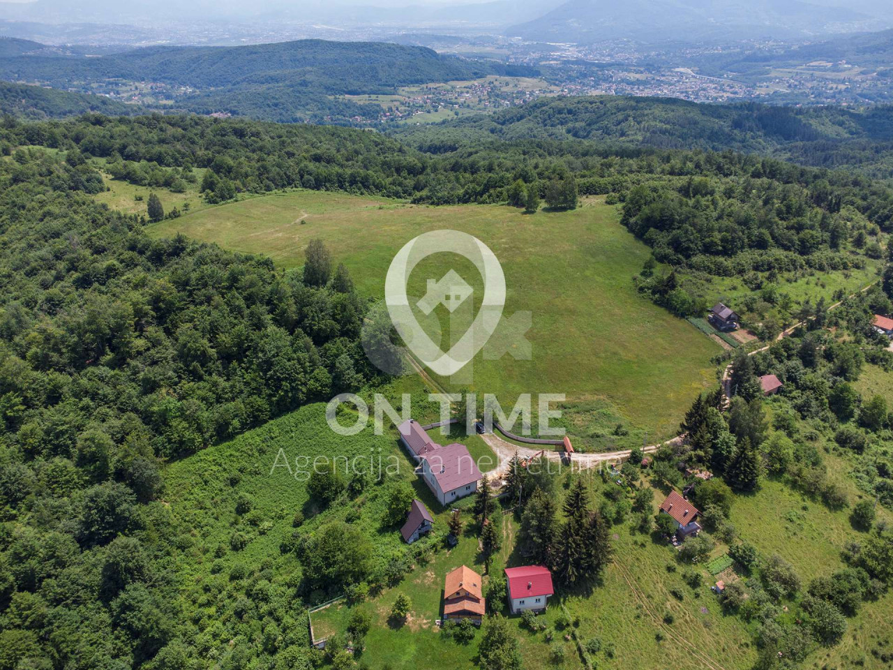 Vikend kuća 280m2 / Kobiljača / Zemljište 117638m2