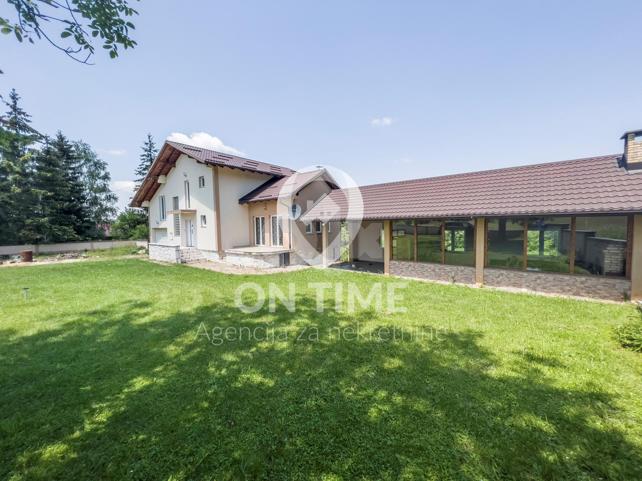 Vikend kuća 280m2 / Kobiljača / Zemljište 117638m2