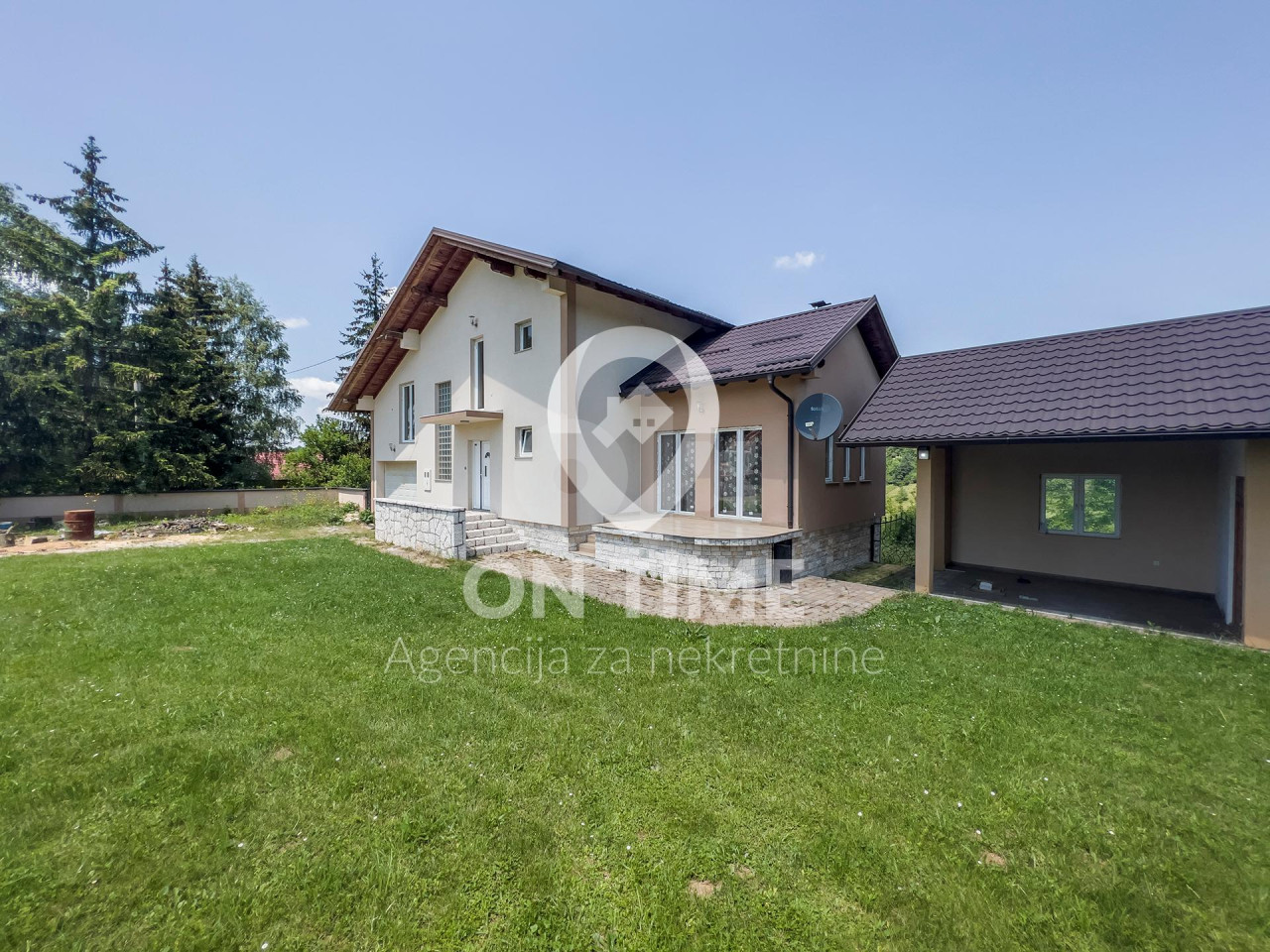Vikend kuća 280m2 / Kobiljača / Zemljište 117638m2