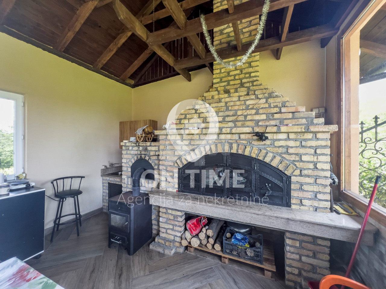 Vikend kuća 280m2 / Kobiljača / Zemljište 117638m2