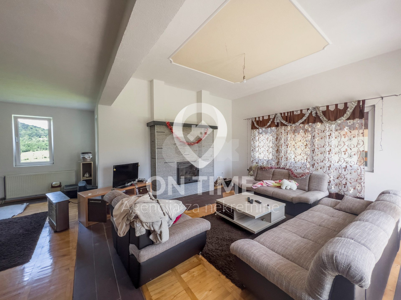 Vikend kuća 280m2 / Kobiljača / Zemljište 117638m2