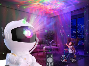 Astronaut projektor magla i zvijezde