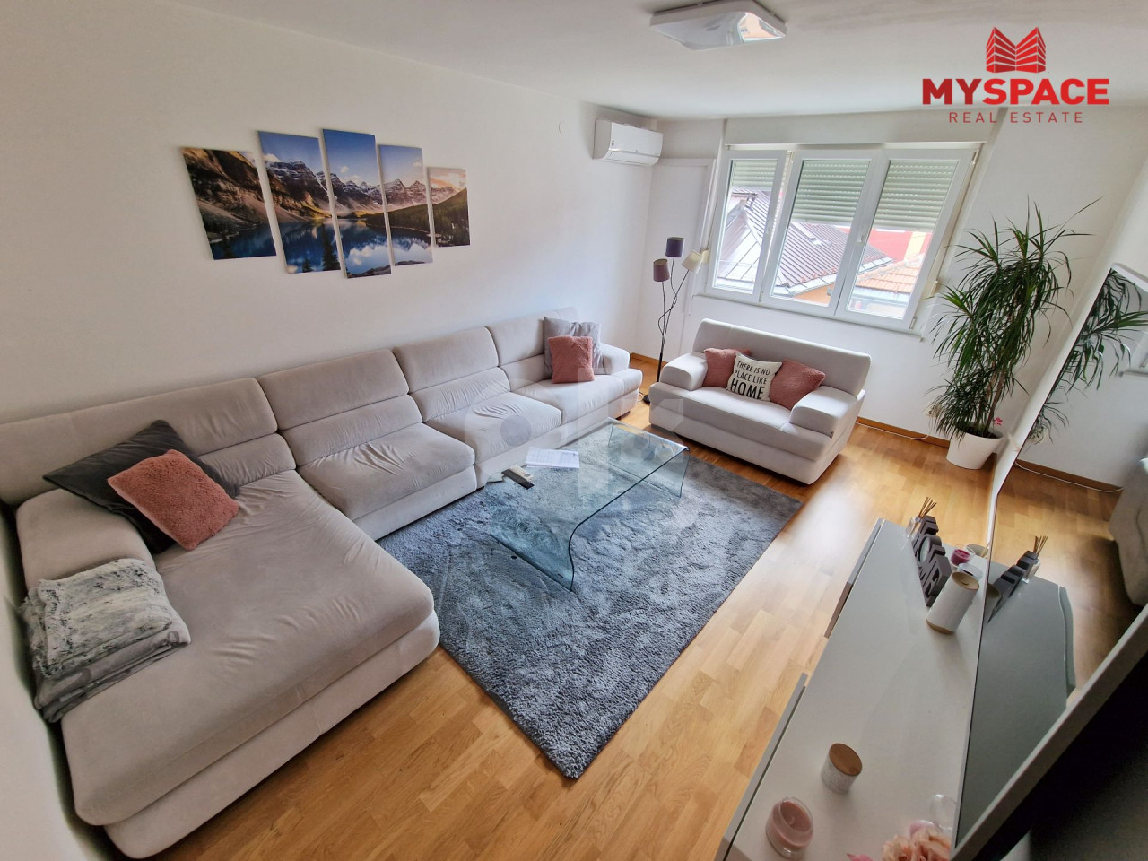 MY SPACE/ Stan/ Stari Grad/ RENOVIRAN/ NAMJESTEN/ 64m2 2