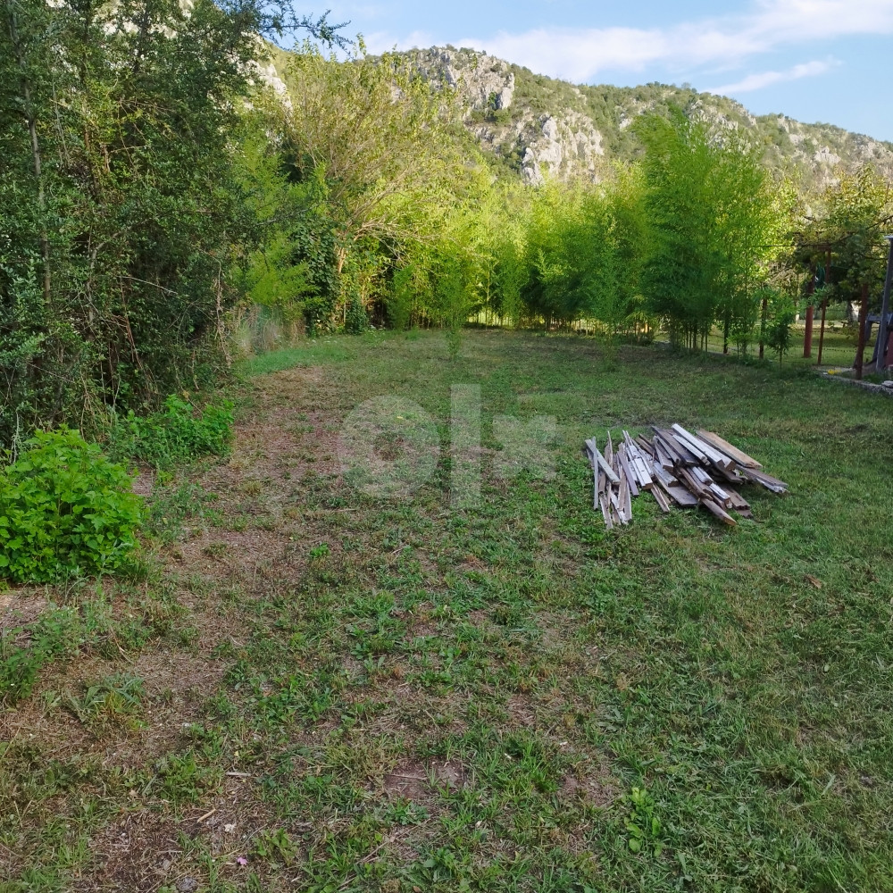 Počitelj zemljište uz Neretvu  1800m2 3