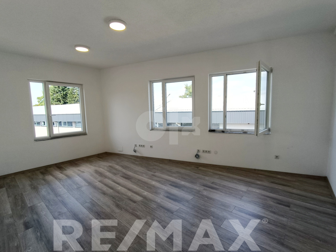 Kancelarijski prostor 100m2 kod Nezavisnih novina