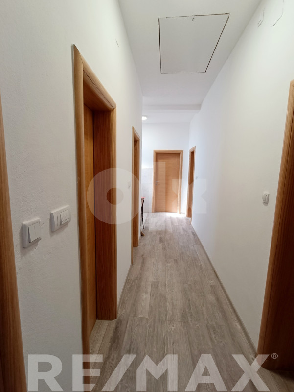 Kancelarijski prostor 100m2 kod Nezavisnih novina 11