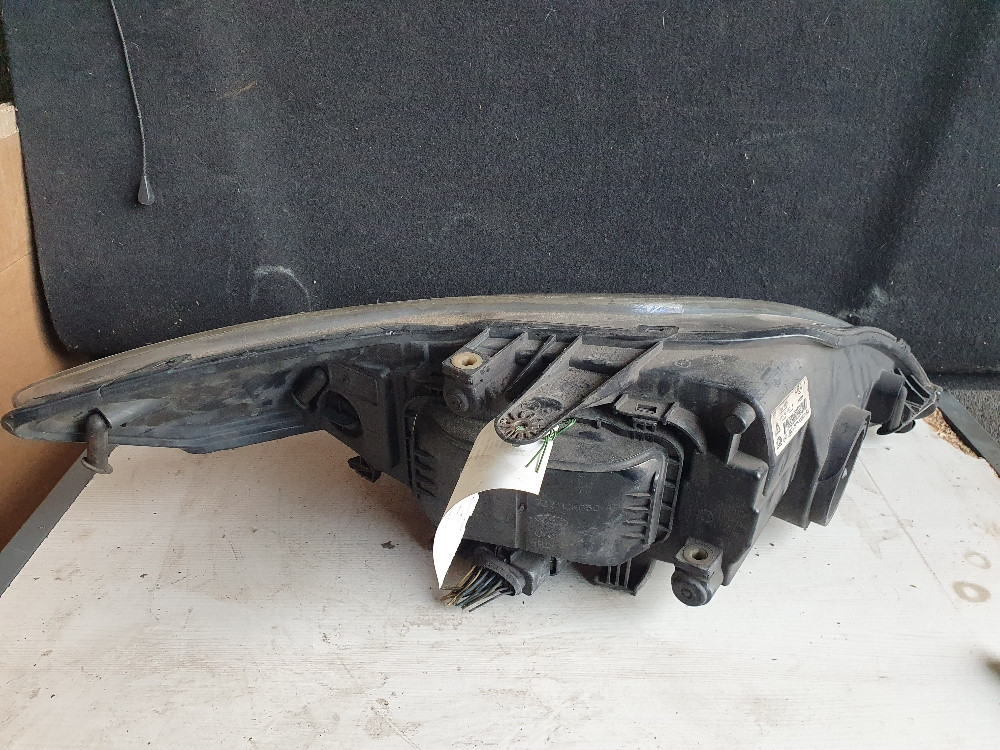 Lijevi far Ford Mondeo 09g